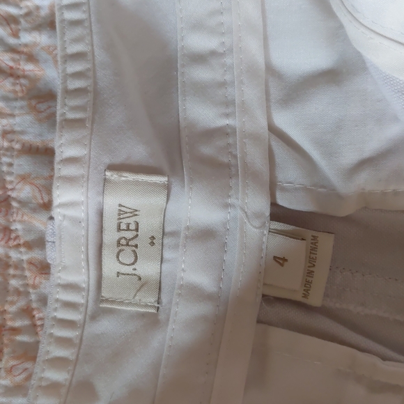 J crew 4.5 light grey, lightweight shorts - Picture 2 of 3